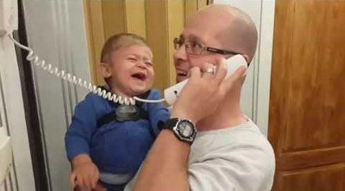 Baby_Laughing_when_dad.jpg