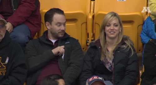 Guy_Pulls_Out_Sign_on_Gophers_Kiss_Cam.jpg