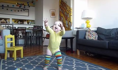 Time-Lapse_of_Baby_Learning_to_Walk.jpg
