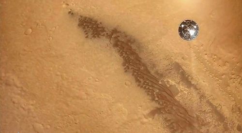 Mars_Curiosity_Descent.jpg