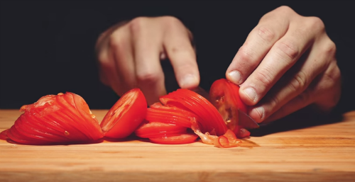 cutting_tomato.png